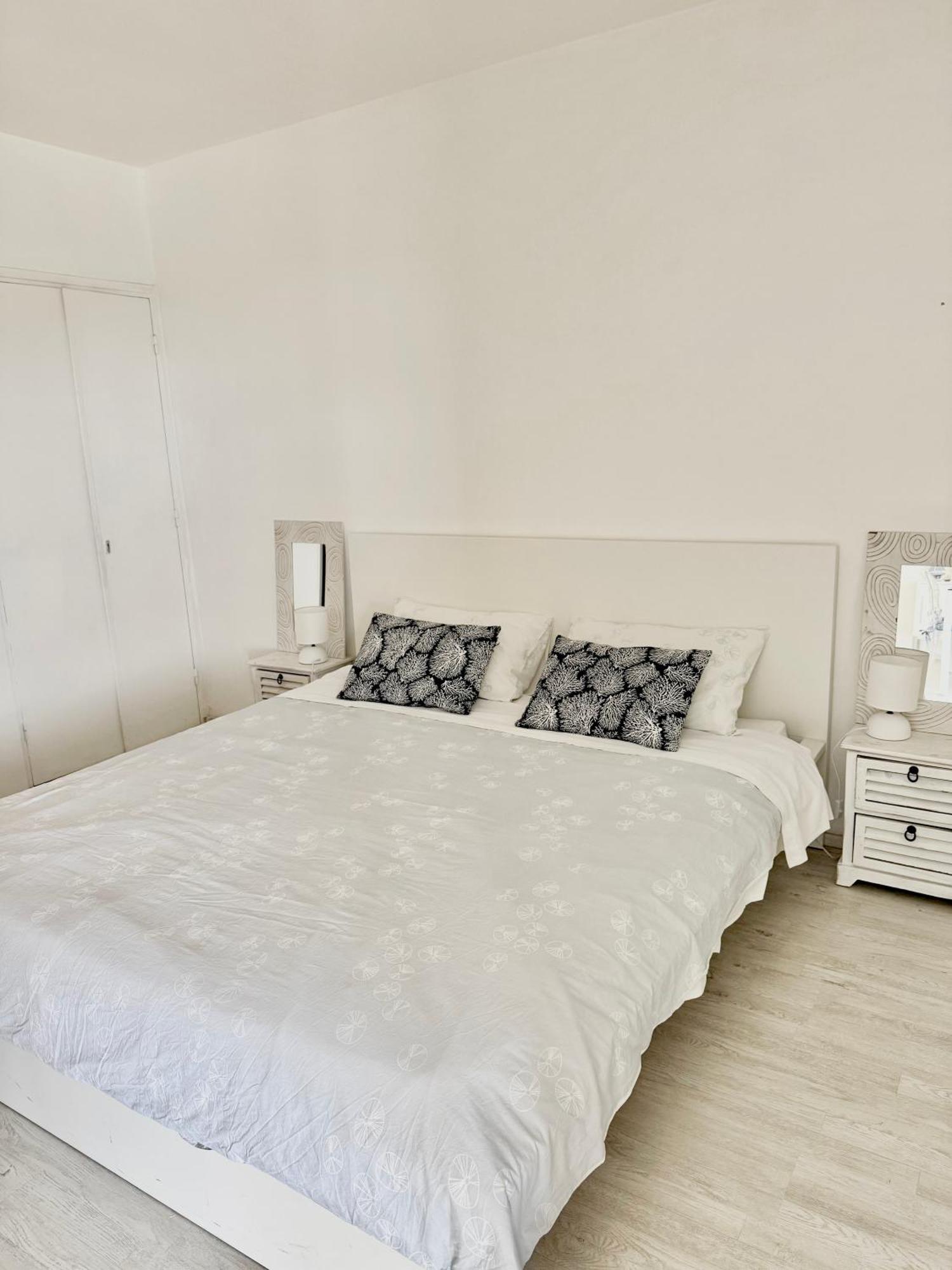 French Riviera Apartment With Swimming Pool And Free Parking Near Monaco Roquebrune-Cap-Martin Kültér fotó